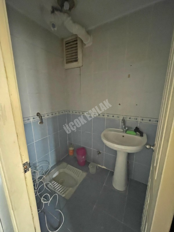 AFYON ÜÇOK EMLAKTAN ESENTEPE MAH SATILIK 2+1 KÖŞE KONUM DAİRE