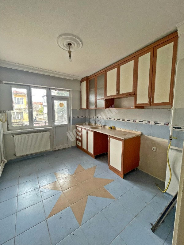 AFYON ÜÇOK EMLAKTAN ESENTEPE MAH SATILIK 2+1 KÖŞE KONUM DAİRE