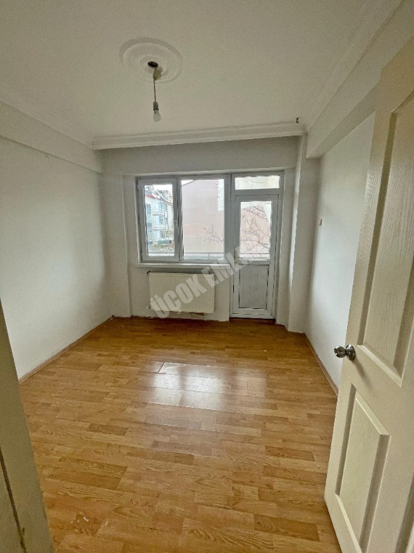 AFYON ÜÇOK EMLAKTAN ESENTEPE MAH SATILIK 2+1 KÖŞE KONUM DAİRE