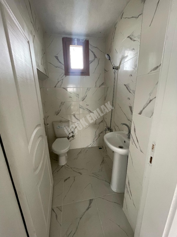 AFYON ÜÇOK EMLAKTAN SALAR KSB KONYAYOLU CİVARI 319M² ARSA İÇİNDE 1+1 HOBİ EVİ