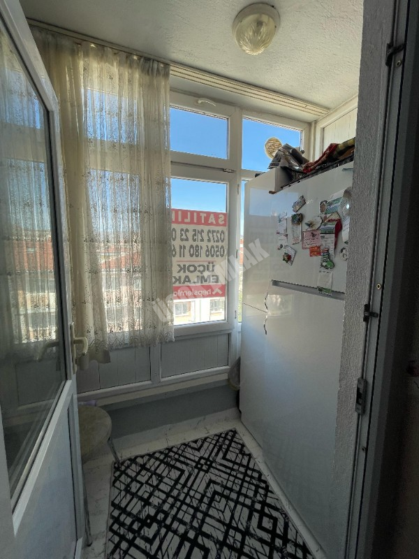 AFYON ÜÇOK EMLAKTAN MAREŞAL F ÇAKMAK MAH SATILIK KÖŞE 3+1 DAİRE