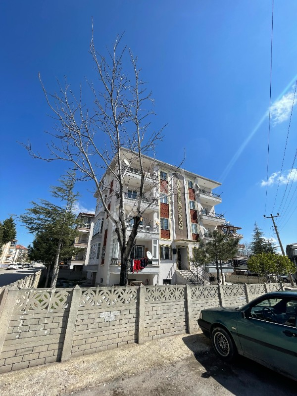 AFYON ÜÇOK EMLAKTAN MAREŞAL F ÇAKMAK MAH SATILIK KÖŞE 3+1 DAİRE