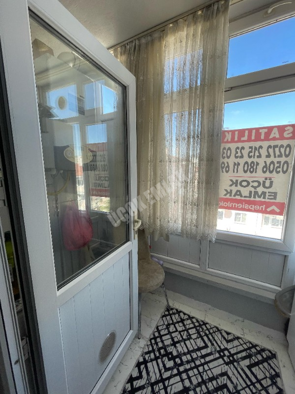 AFYON ÜÇOK EMLAKTAN MAREŞAL F ÇAKMAK MAH SATILIK KÖŞE 3+1 DAİRE