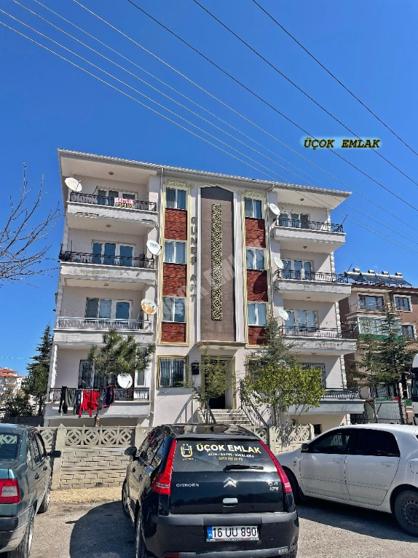 AFYON ÜÇOK EMLAKTAN MAREŞAL F ÇAKMAK MAH SATILIK KÖŞE 3+1 DAİRE