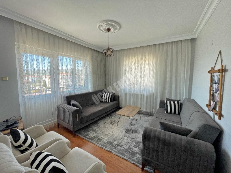 AFYON ÜÇOK EMLAKTAN MAREŞAL F ÇAKMAK MAH SATILIK KÖŞE 3+1 DAİRE