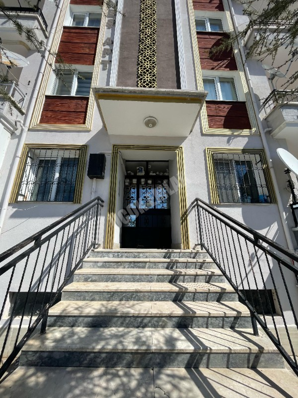 AFYON ÜÇOK EMLAKTAN MAREŞAL F ÇAKMAK MAH SATILIK KÖŞE 3+1 DAİRE