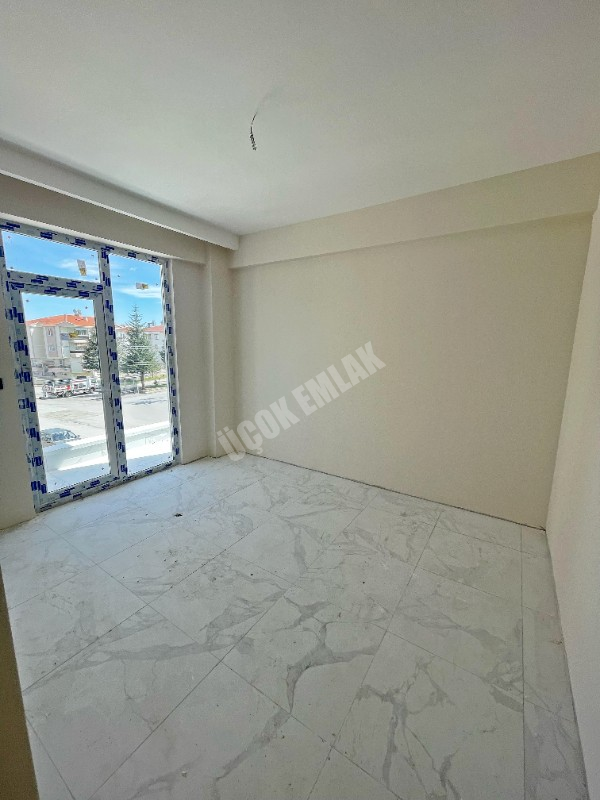 AFYON ÜÇOK EMLAKTAN KANLICA MAH. SATILIK SIFIR LÜKS ARAKAT 3+1 DAİRE