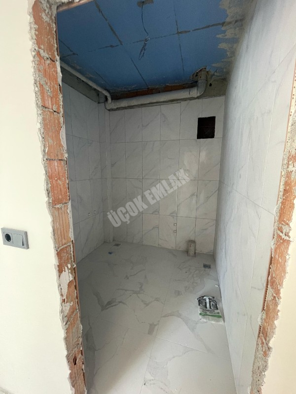 AFYON ÜÇOK EMLAKTAN KANLICA MAH. SATILIK SIFIR LÜKS ARAKAT 3+1 DAİRE