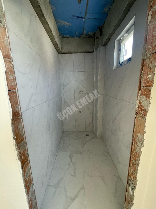 AFYON ÜÇOK EMLAKTAN KANLICA MAH. SATILIK SIFIR LÜKS ARAKAT 3+1 DAİRE