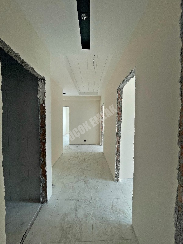 AFYON ÜÇOK EMLAKTAN KANLICA MAH. SATILIK SIFIR LÜKS ARAKAT 3+1 DAİRE