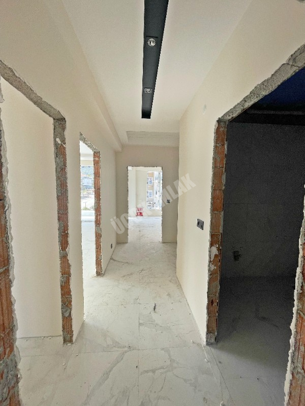 AFYON ÜÇOK EMLAKTAN KANLICA MAH. SATILIK SIFIR LÜKS ARAKAT 3+1 DAİRE