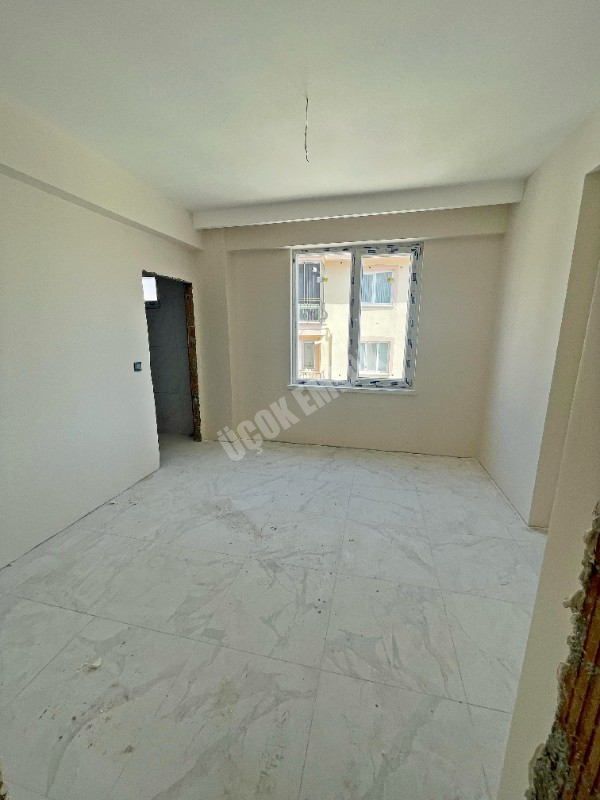 AFYON ÜÇOK EMLAKTAN KANLICA MAH. SATILIK SIFIR LÜKS ARAKAT 3+1 DAİRE