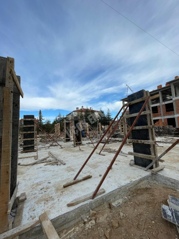 AFYON ÜÇOK EMLAKTAN MAREŞAL DE SATILIK YAPIM AŞAMASINDA 3+1 SIFIR ARAKAT DAİRE