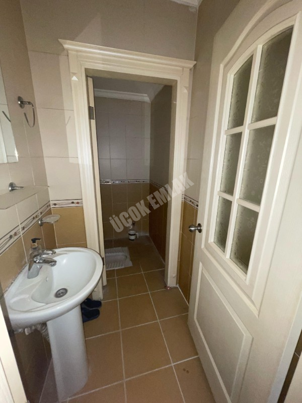 AFYON ÜÇOK EMLAKTAN MECİDİYE MAH KİRALIK 3+1 ARAKAT BAKIMLI TEMİZ DAİRE