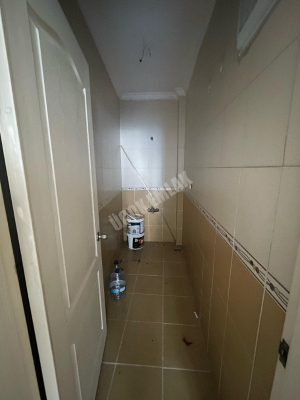 AFYON ÜÇOK EMLAKTAN MECİDİYE MAH KİRALIK 3+1 ARAKAT BAKIMLI TEMİZ DAİRE