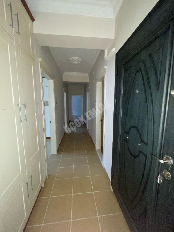 AFYON ÜÇOK EMLAKTAN MECİDİYE MAH KİRALIK 3+1 ARAKAT BAKIMLI TEMİZ DAİRE