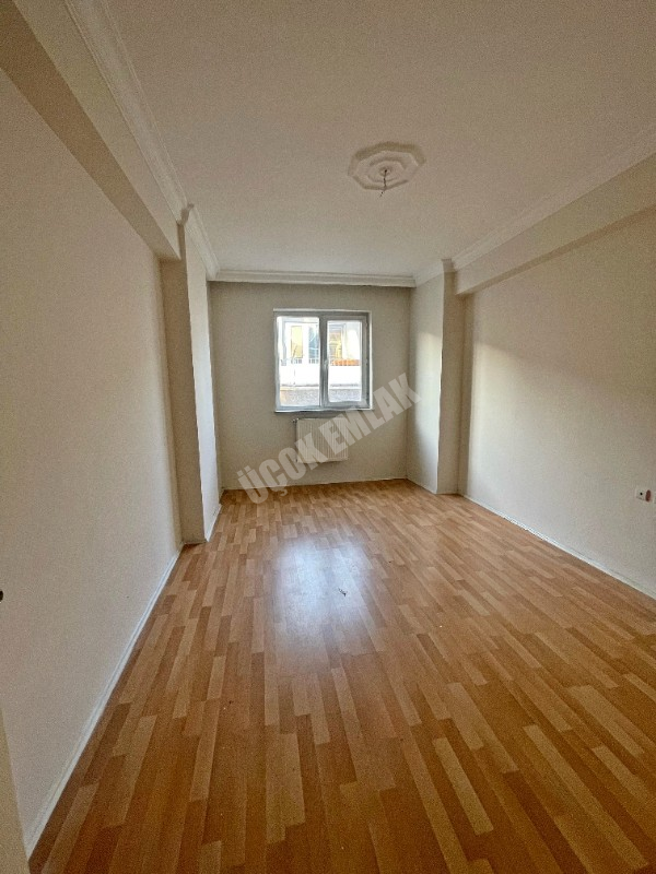 AFYON ÜÇOK EMLAKTAN MECİDİYE MAH KİRALIK 3+1 ARAKAT BAKIMLI TEMİZ DAİRE