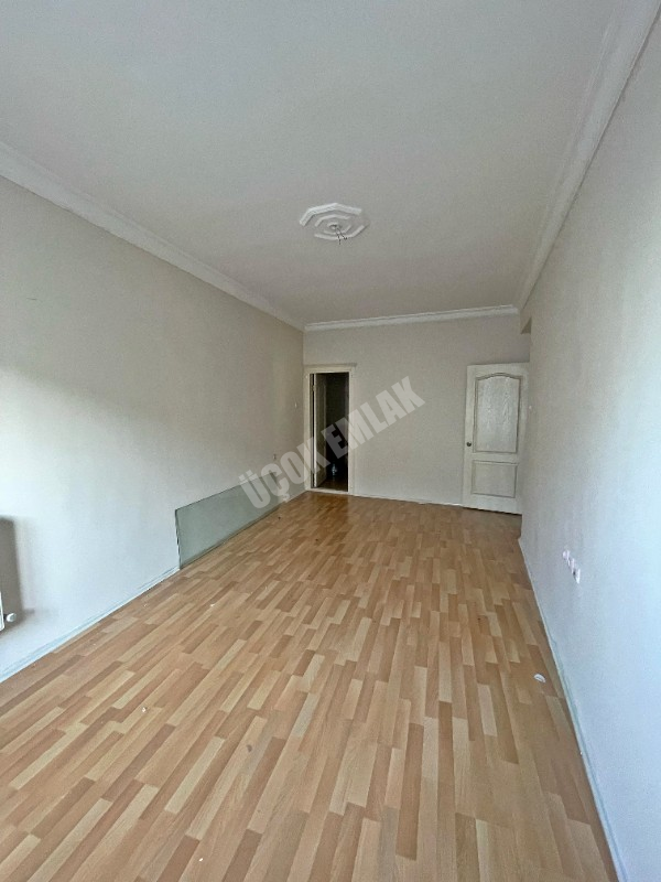 AFYON ÜÇOK EMLAKTAN MECİDİYE MAH KİRALIK 3+1 ARAKAT BAKIMLI TEMİZ DAİRE