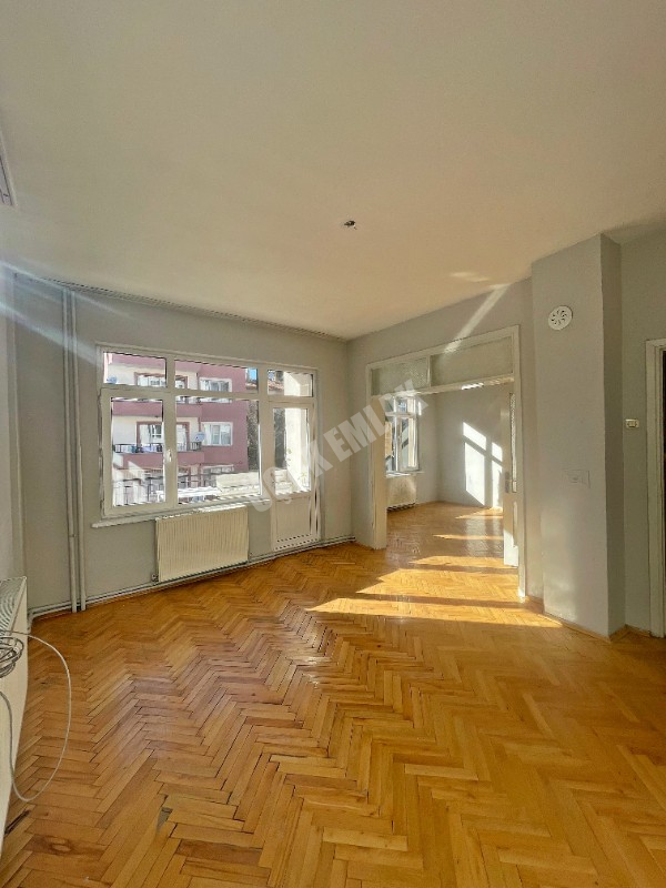 AFYON ÜÇOK EMLAKTAN CUMHURİYET MAH KİRALIK 3+1 ARAKAT DAİRE