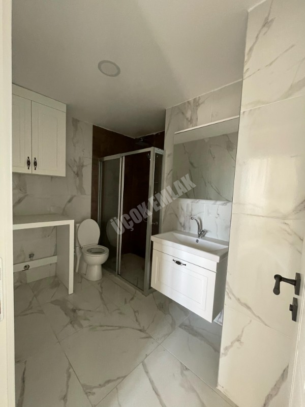 AFYON ÜÇOK EMLAKTAN KARŞIYAKA MAH SATILIK SIFIR LÜKS 2+1 DAİRE