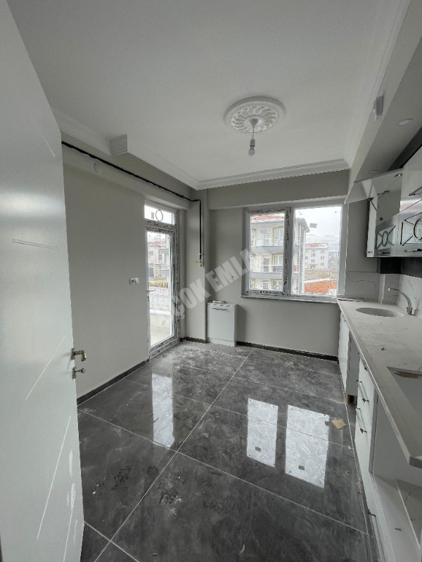 AFYON ÜÇOK EMLAKTAN MAREŞAL DE KİRALIK 2+1 ARAKAT SIFIR AYARINDA LÜX DAİRE