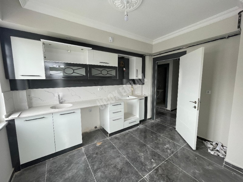 AFYON ÜÇOK EMLAKTAN MAREŞAL DE KİRALIK 2+1 ARAKAT SIFIR AYARINDA LÜX DAİRE
