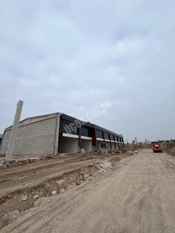 AFYON ÜÇOK EMLAKTAN VEYSEL KARANİ MAH KİRALIK 100M DÜKKAN