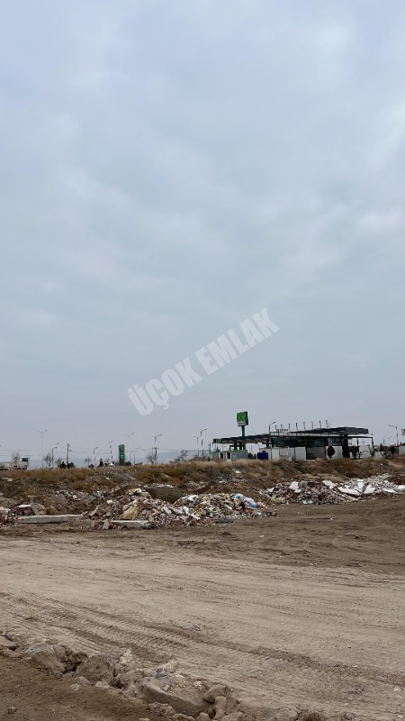 AFYON ÜÇOK EMLAKTAN VEYSEL KARANİ MAH KİRALIK 100M DÜKKAN