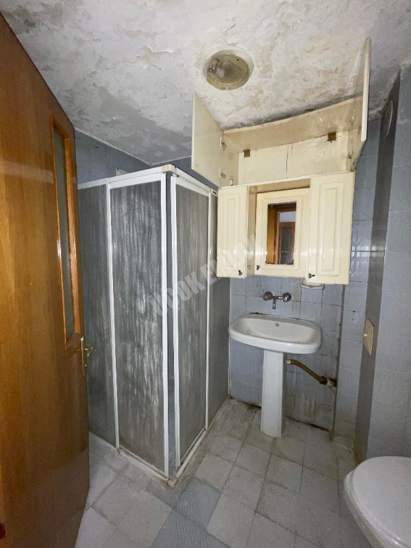AFYON ÜÇOK EMLAKTAN İSTİKLAL MAH KİRALIK 3+1 ARAKAT DAİRE