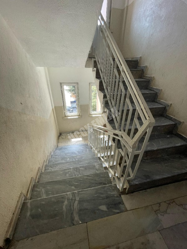 AFYON ÜÇOK EMLAKTAN İSTİKLAL MAH KİRALIK 3+1 ARAKAT DAİRE