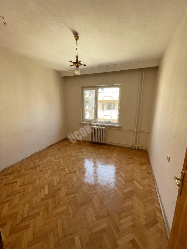 AFYON ÜÇOK EMLAKTAN İSTİKLAL MAH KİRALIK 3+1 ARAKAT DAİRE