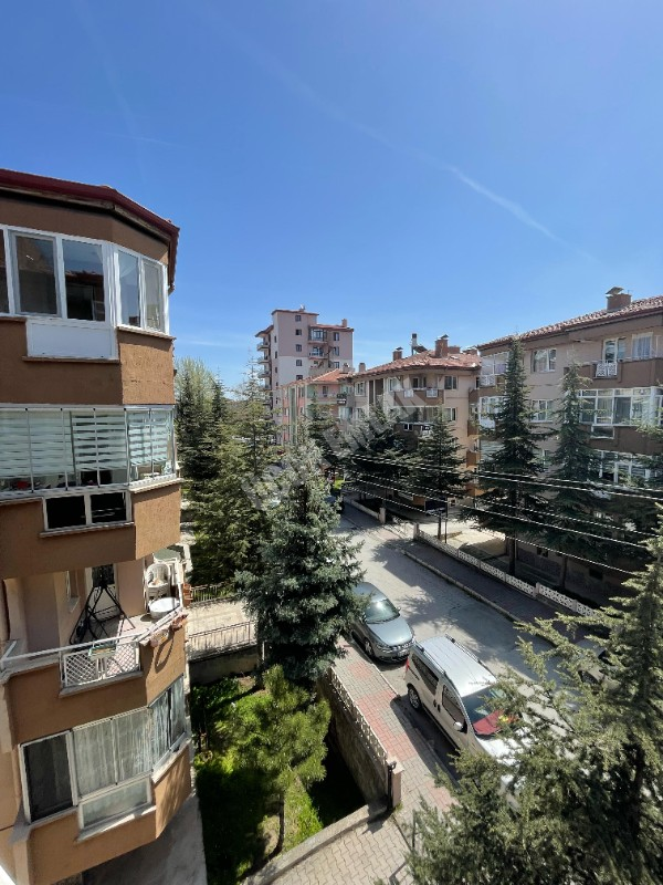 AFYON ÜÇOK EMLAKTAN İSTİKLAL MAH KİRALIK 3+1 ARAKAT DAİRE