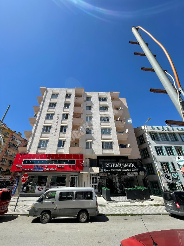 AFYON ÜÇOK EMLAKTAN DUMLUPINAR MAH KİRALIK 2+1 ARAKAT DAİRE