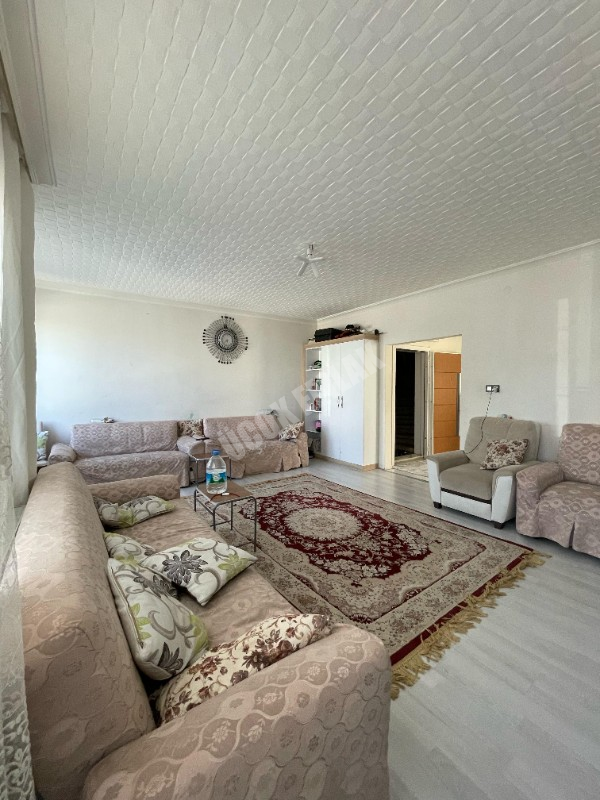 AFYON ÜÇOK EMLAKTAN ZAFER MAH SATILIK 3+1 DAİRE