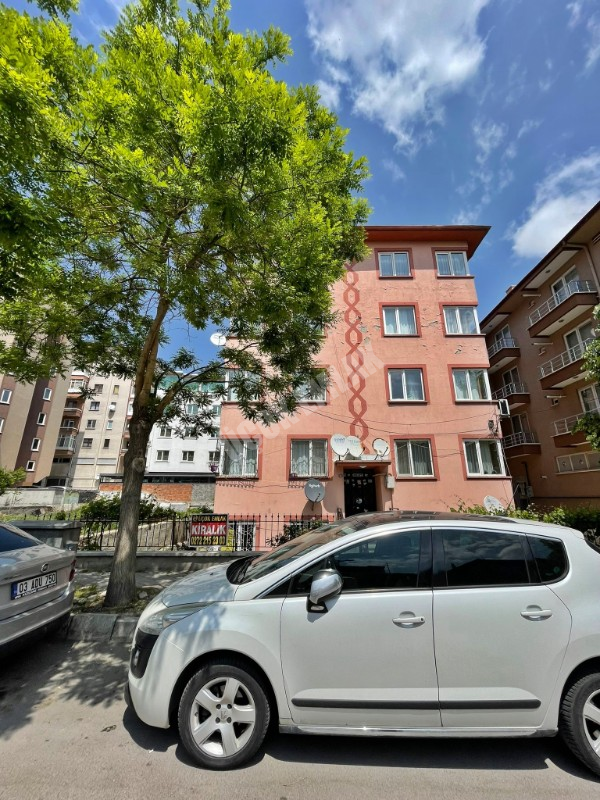 AFYON ÜÇOK EMLAKTAN CUMHURİYET  MAH DA KİRALIK 2+1 BAKIMLI DAİRE 