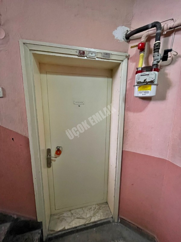 AFYON ÜÇOK EMLAKTAN CUMHURİYET  MAH DA KİRALIK 2+1 BAKIMLI DAİRE 