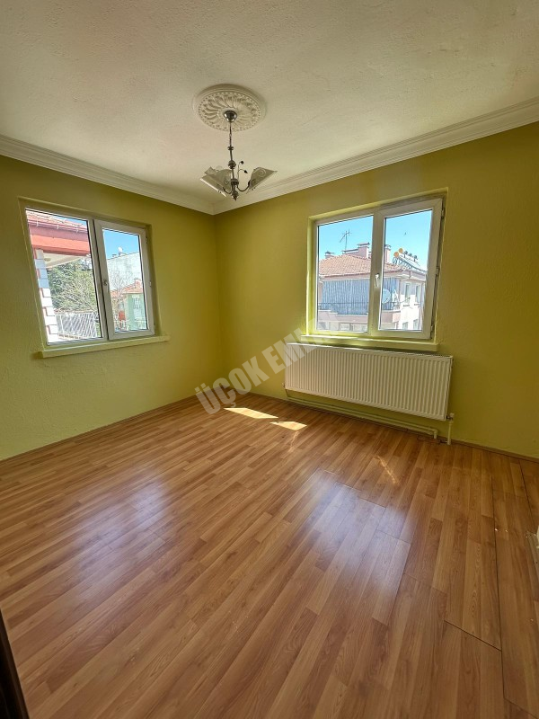 AFYON ÜÇOK EMLAKTAN MAREŞAL F ÇAKMAK MAH KİRALIK 2+1 DAİRE