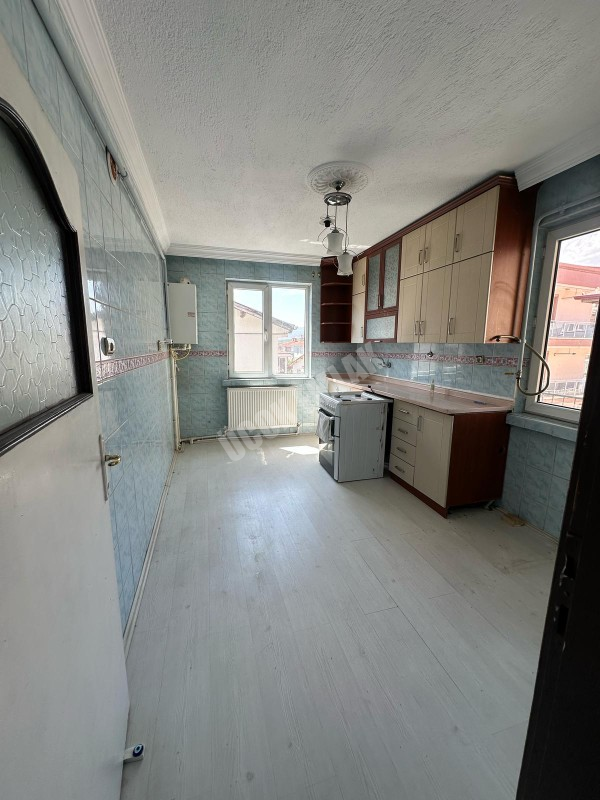 AFYON ÜÇOK EMLAKTAN MAREŞAL F ÇAKMAK MAH KİRALIK 2+1 DAİRE