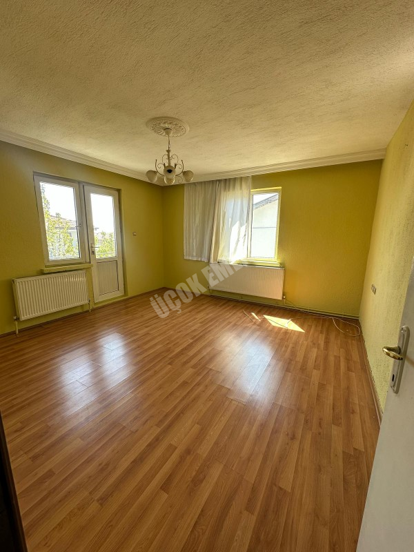 AFYON ÜÇOK EMLAKTAN MAREŞAL F ÇAKMAK MAH KİRALIK 2+1 DAİRE