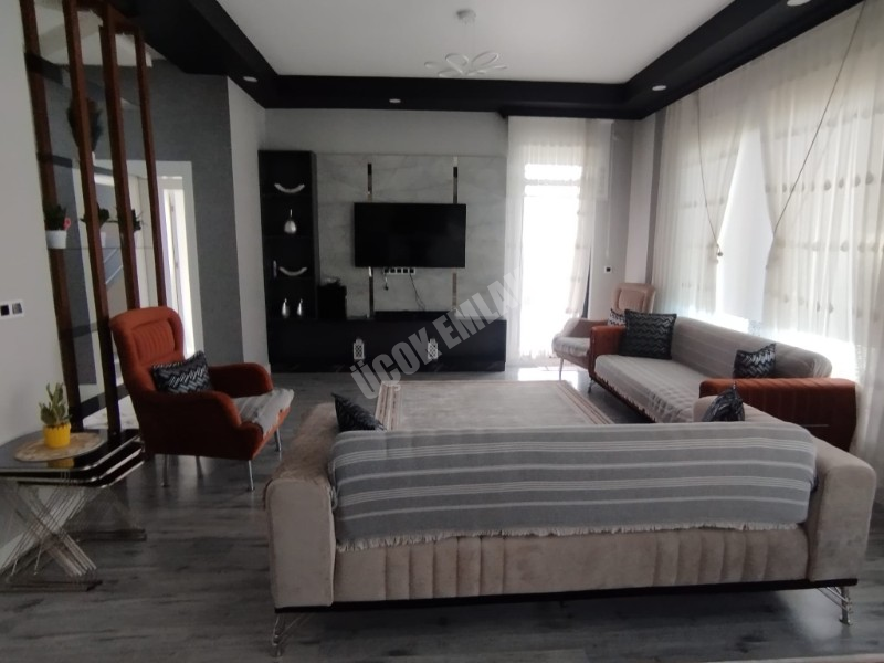 AFYON ÜÇOK EMLAKTAN İHSANİYE DE SATILIK FUL EŞYALI VİLLA