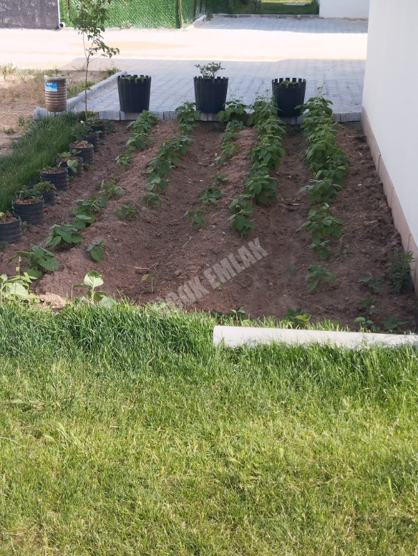 AFYON ÜÇOK EMLAKTAN İHSANİYE DE SATILIK FUL EŞYALI VİLLA