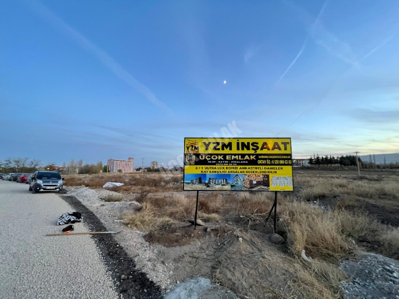 AFYON ÜÇOK EMLAKTAN MAREŞAL MAH DA SATILIK 3+1 TOPRAKTAN DAİRELER