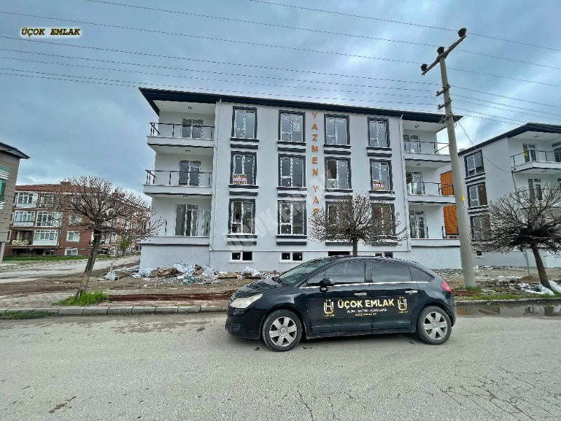 AFYON ÜÇOK EMLAKTAN KANLICA MAH. SATILIK SIFIR LÜKS ARAKAT 3+1 DAİRE