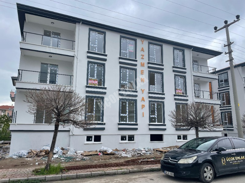 AFYON ÜÇOK EMLAKTAN KANLICA MAH. SATILIK SIFIR LÜKS ARAKAT 3+1 DAİRE
