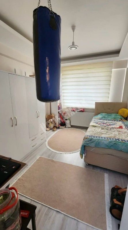 AFYON ÜÇOK EMLAKTAN MAREŞAL F ÇAKMAK MAH SATILIK 3+1 DAİRE TEMİZ SIFIR AYARINDA BAKIMLI DAİRE