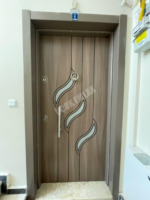 AFYON ÜÇOK EMLAKTAN MAREŞAL F ÇAKMAK MAH SATILIK 3+1 DAİRE TEMİZ SIFIR AYARINDA BAKIMLI DAİRE