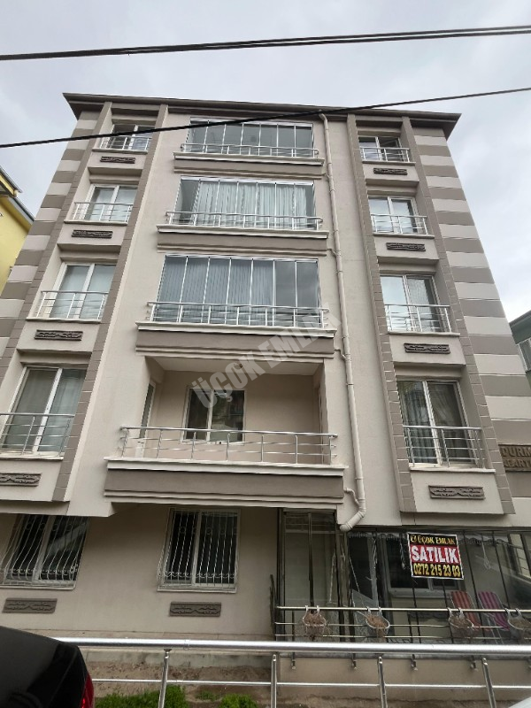 AFYON ÜÇOK EMLAKTAN İSTİKLAL MAH SATILIK 3+1 TEMİZ BAKIMLI DAİRE