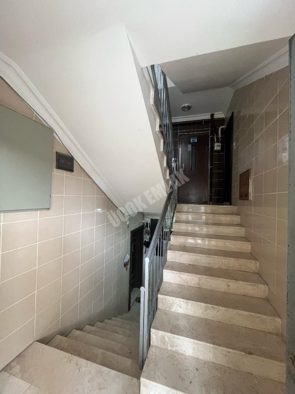 AFYON ÜÇOK EMLAKTAN İSTİKLAL MAH SATILIK 3+1 TEMİZ BAKIMLI DAİRE