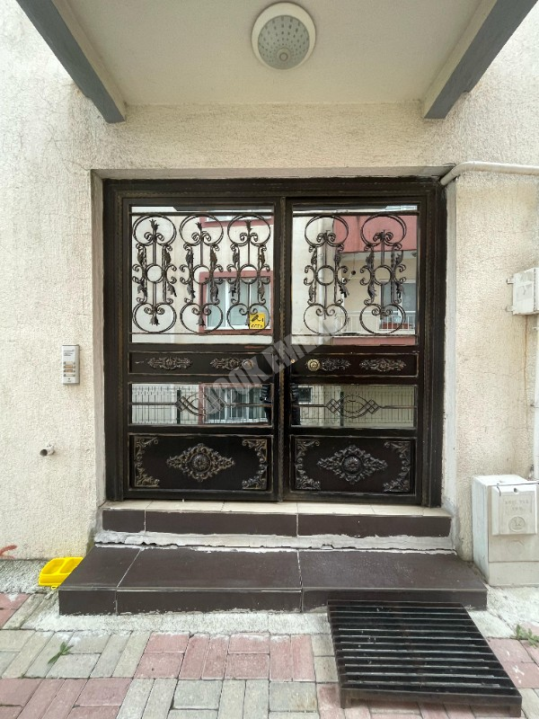 AFYON ÜÇOK EMLAKTAN GÜVENEVLER MAH KİRALIK 2+1 BAKIMLI GENİŞ DAİRE