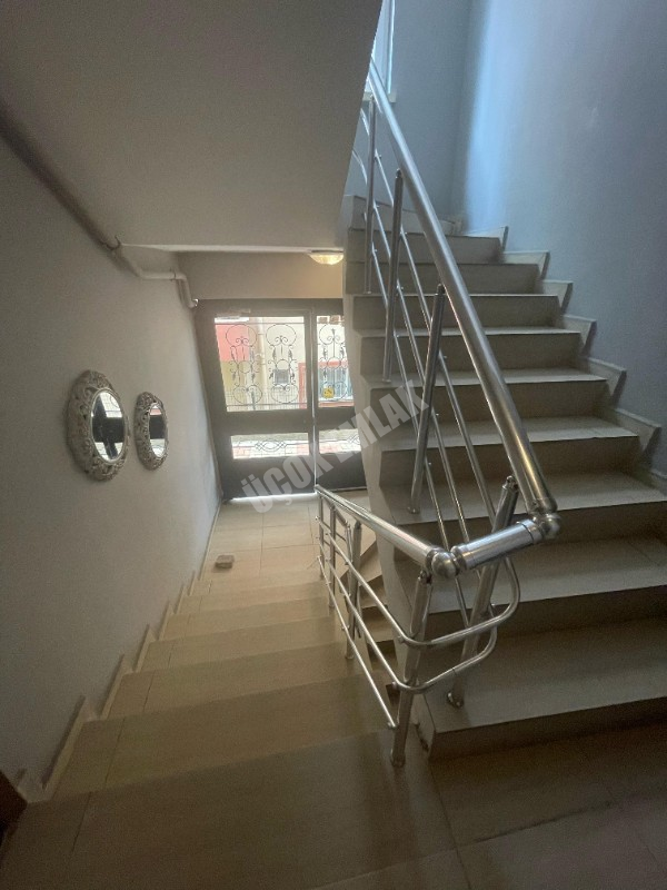 AFYON ÜÇOK EMLAKTAN GÜVENEVLER MAH KİRALIK 2+1 BAKIMLI GENİŞ DAİRE